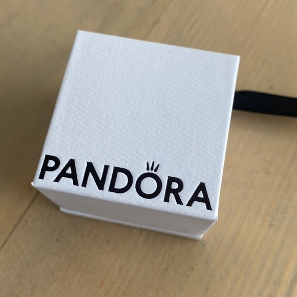 "MAJESTIC Princess" Blue Sapphire/Silvertone Ring by AVON - Picture 10 of 10